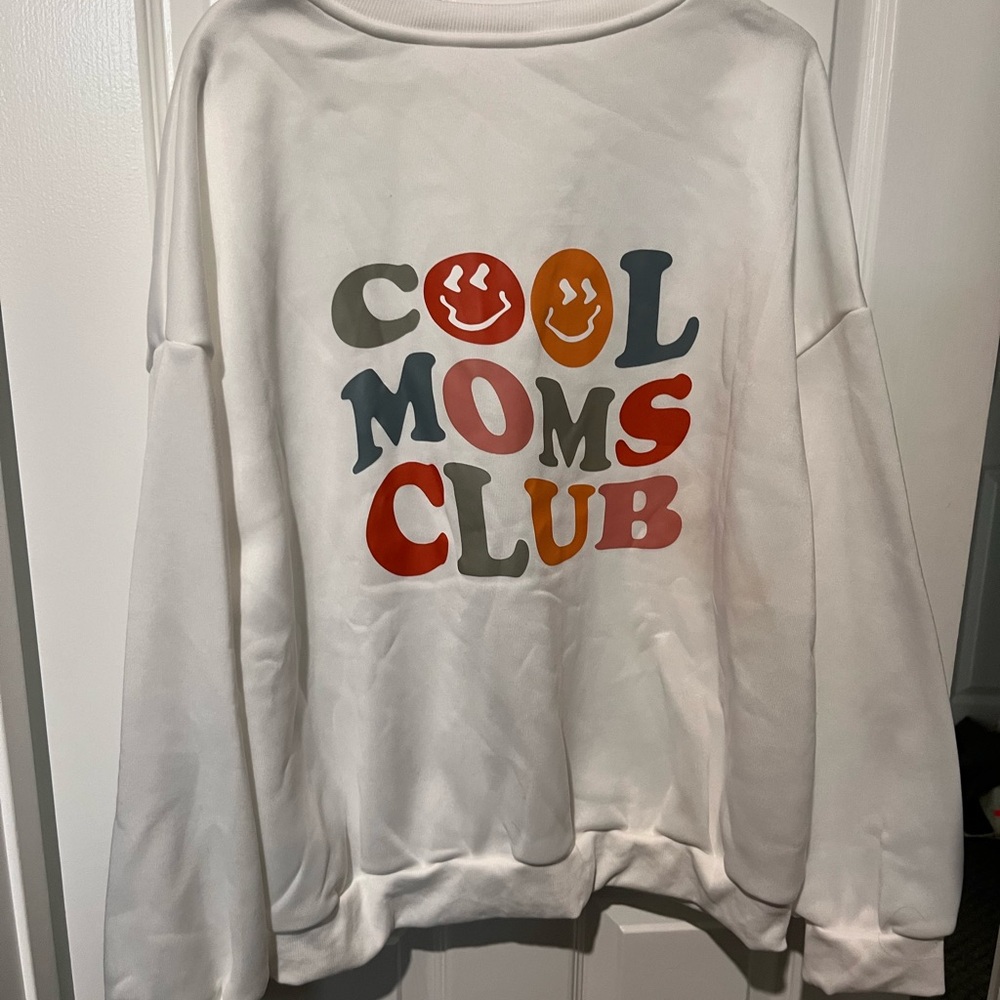 Windsor White Cool Moms Club Sweatshirt